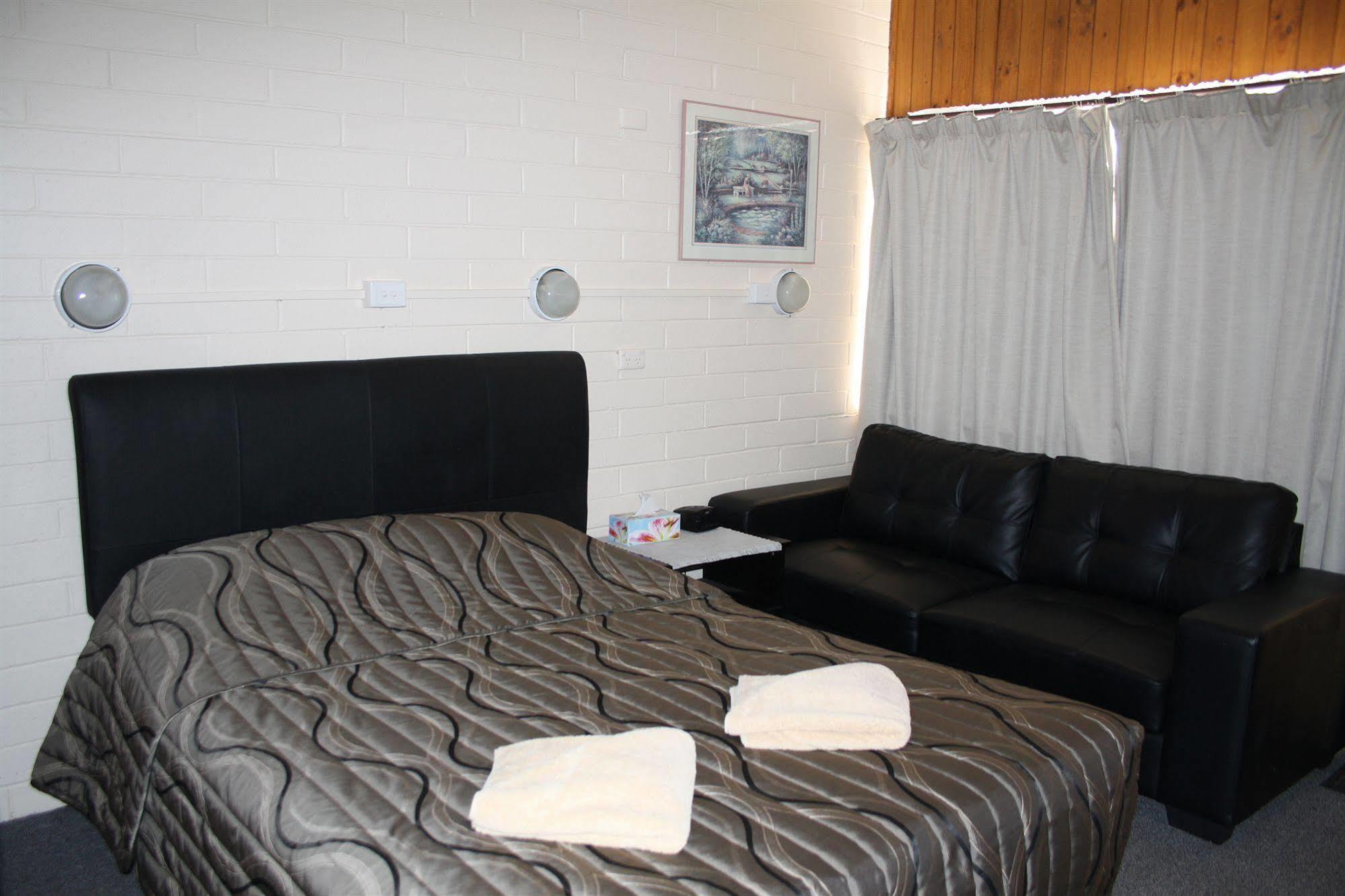 Nhill Oasis Motel Luaran gambar