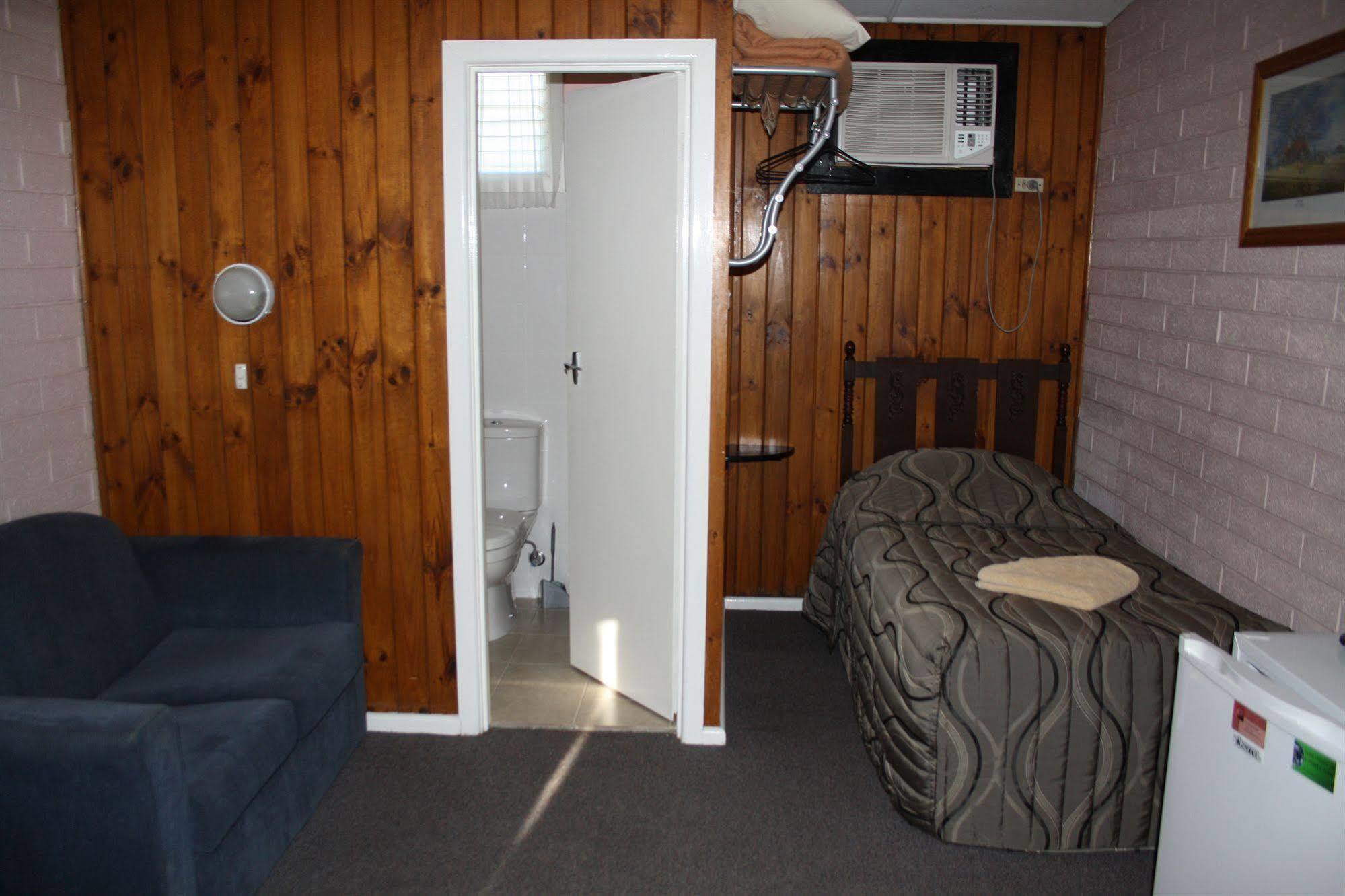 Nhill Oasis Motel Luaran gambar